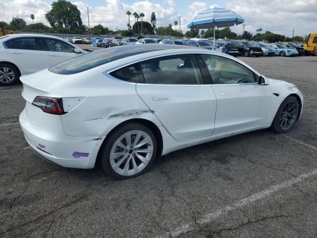 5YJ3E1EA3JF161709 - 2018 TESLA MODEL 3 白色 照片 3