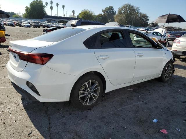 3KPF24AD3PE577233 - 2023 KIA FORTE LX WHITE photo 3