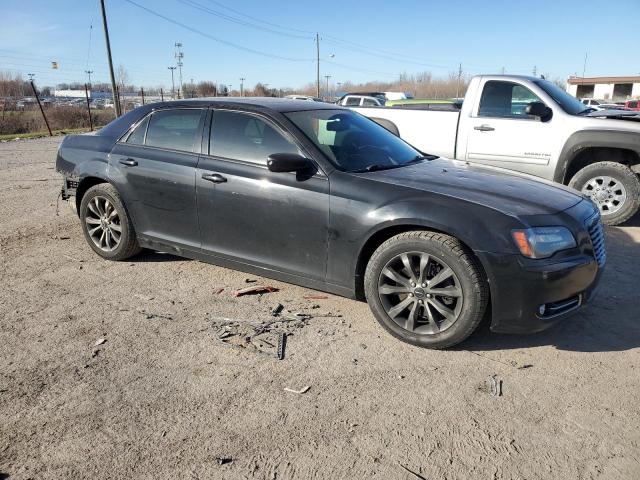 2C3CCAGG1EH383757 - 2014 CHRYSLER 300 S BLACK photo 4