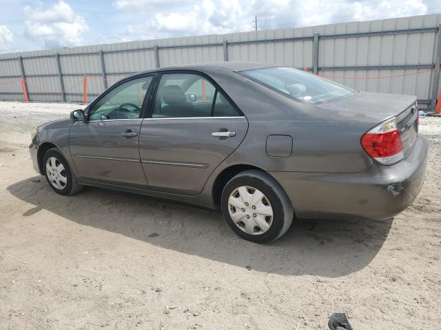 4T1BE32K35U578244 - 2005 TOYOTA CAMRY LE GRAY photo 2