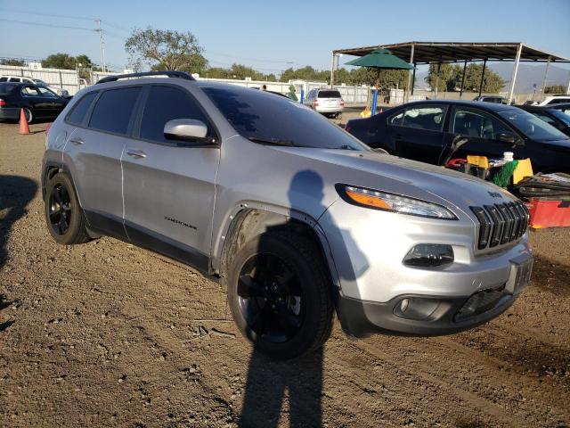 1C4PJLCB2JD557304 - 2018 JEEP CHEROKEE LATITUDE GRAY photo 4