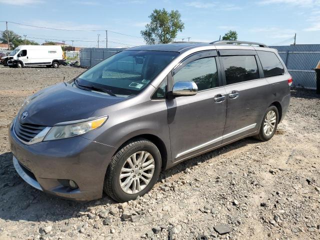 2013 TOYOTA SIENNA XLE, 