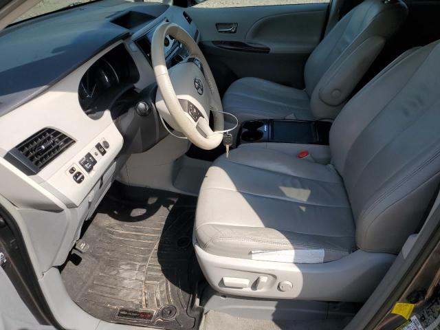 5TDYK3DC6DS284918 - 2013 TOYOTA SIENNA XLE 灰色 照片 7