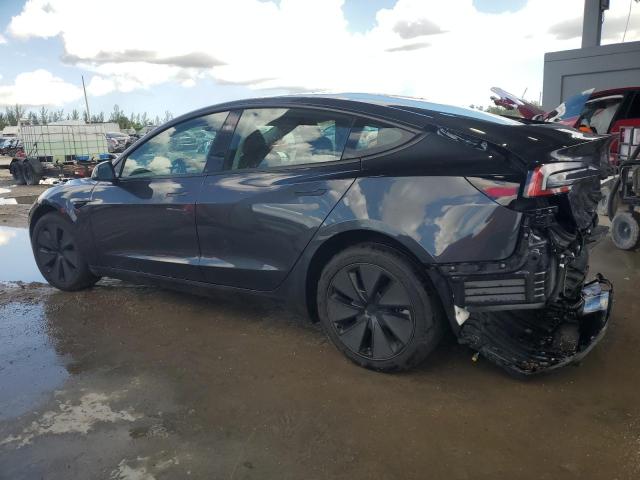 5YJ3E1EA2SF036508 - 2025 TESLA MODEL 3 GRAY photo 2