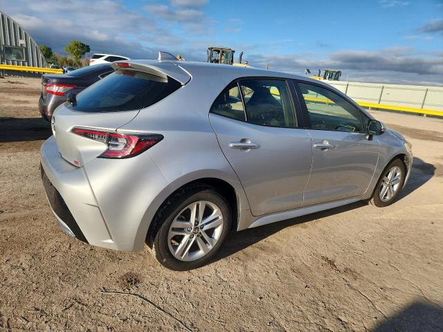 JTNK4RBE3K3046221 - 2019 TOYOTA COROLLA SE 银色 照片 3