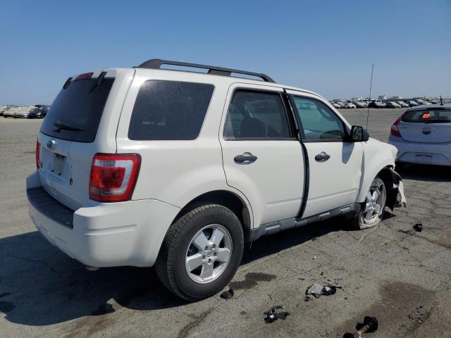 1FMCU9D77BKB53331 - 2011 FORD ESCAPE XLT WHITE photo 3