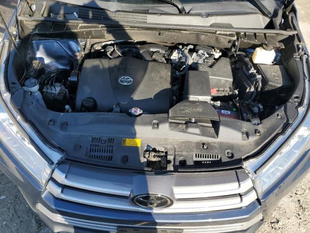 5TDJZRFH1KS947026 - 2019 TOYOTA HIGHLANDER SE BLUE photo 12