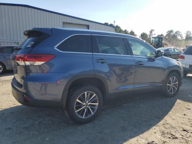 5TDJZRFH1KS947026 - 2019 TOYOTA HIGHLANDER SE BLUE photo 3
