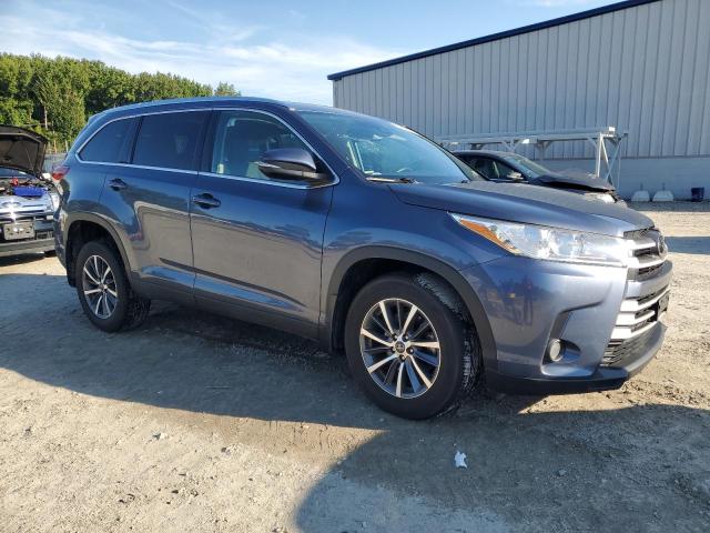 5TDJZRFH1KS947026 - 2019 TOYOTA HIGHLANDER SE BLUE photo 4