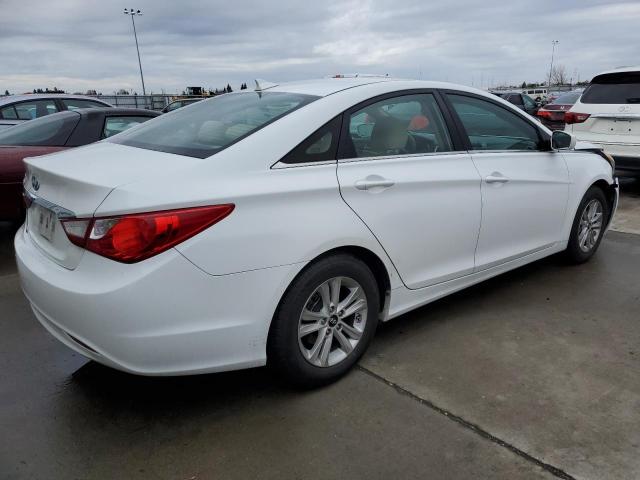 5NPEB4AC2DH791804 - 2013 HYUNDAI SONATA GLS WHITE photo 3