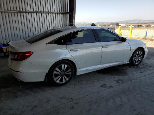 1HGCV1F32JA183579 - 2018 HONDA ACCORD SPORT WHITE photo 3