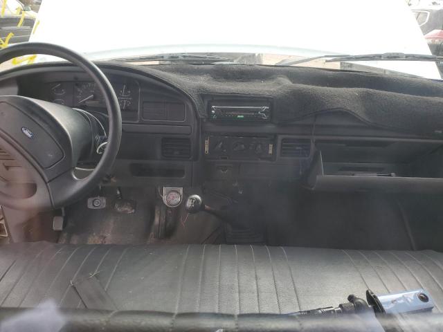 1FTDF15Y8NNA42267 - 1992 FORD F150 WHITE photo 8