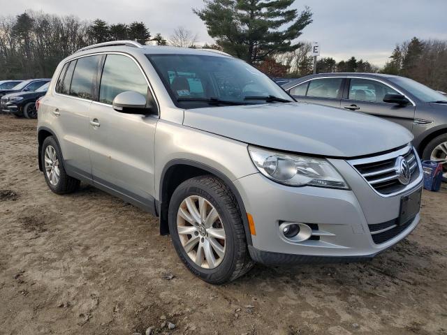 WVGBV7AX3AW000227 - 2010 VOLKSWAGEN TIGUAN SE SILVER photo 4