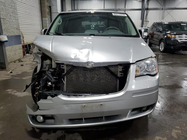 2A4RR5D14AR221650 - 2010 CHRYSLER TOWN & COU TOURING 银色 照片 5