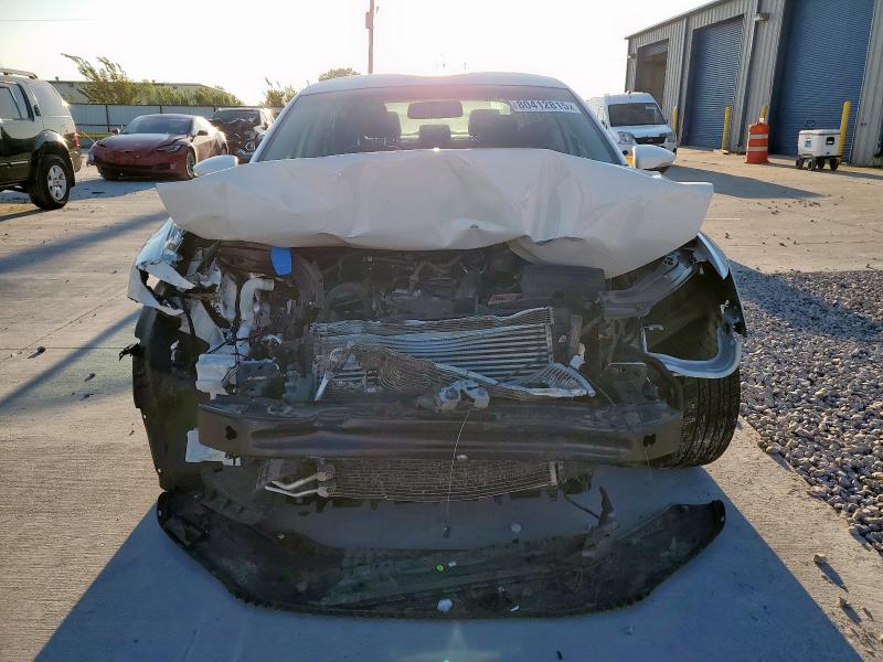 1VWAA7A34JC047936 - 2018 VOLKSWAGEN PASSAT S أبيض صورة 5