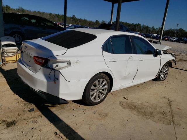 4T1B11HK7JU115671 - 2018 TOYOTA CAMRY L WHITE photo 3