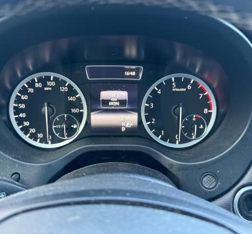 SJKCH5CRXHA024595 - 2017 INFINITI QX30 BASE 灰色 照片 8