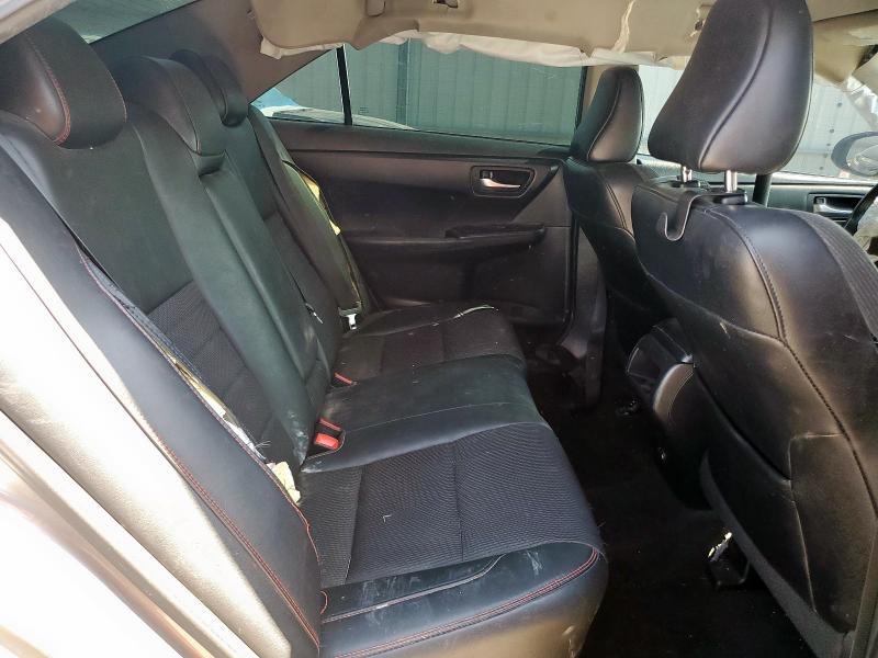 4T1BF1FK6HU746586 - 2017 TOYOTA CAMRY LE 灰色 照片 10