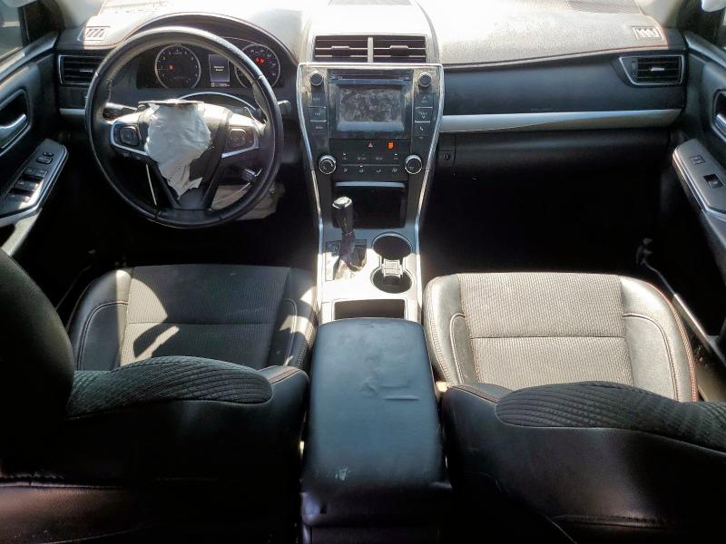 4T1BF1FK6HU746586 - 2017 TOYOTA CAMRY LE 灰色 照片 8