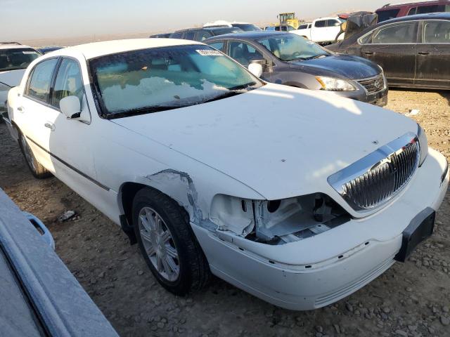 2LNHM82V78X652783 - 2008 LINCOLN TOWN CAR SIGNATURE LIMITED WHITE photo 4