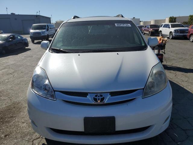 5TDZK22C59S252132 - 2009 TOYOTA SIENNA XLE 白色 照片 5