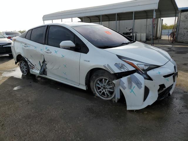 JTDKARFU7J3057395 - 2018 TOYOTA PRIUS WHITE photo 4