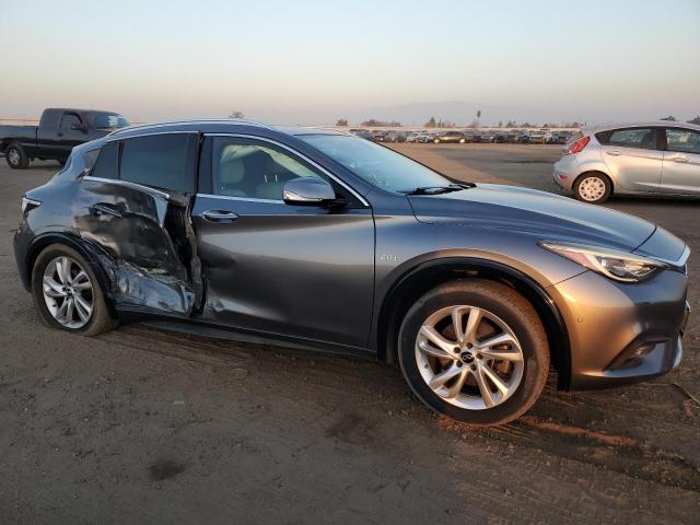 SJKCH5CP5HA026124 - 2017 INFINITI QX30 BASE رمادي صورة 4