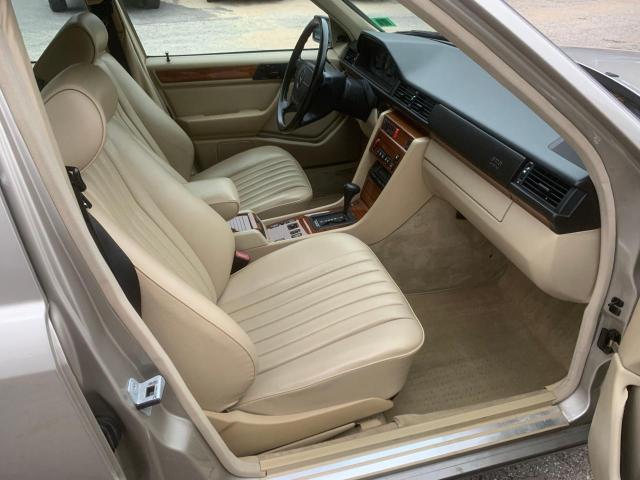 WDBEA90E8NF223067 - 1992 MERCEDES-BENZ 300 TE BEIGE photo 5