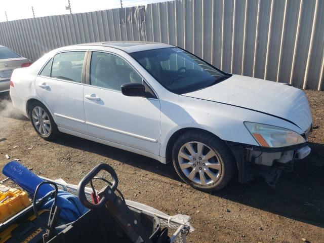 1HGCM66577A026415 - 2007 HONDA ACCORD EX WHITE photo 4