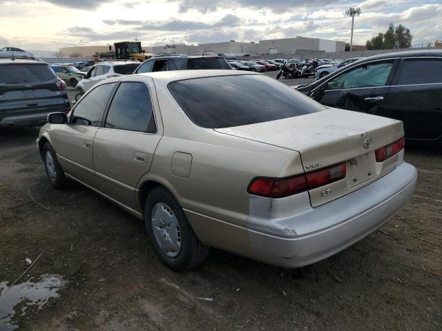 JT2BG22K7W0190024 - 1998 TOYOTA CAMRY CE TAN photo 2