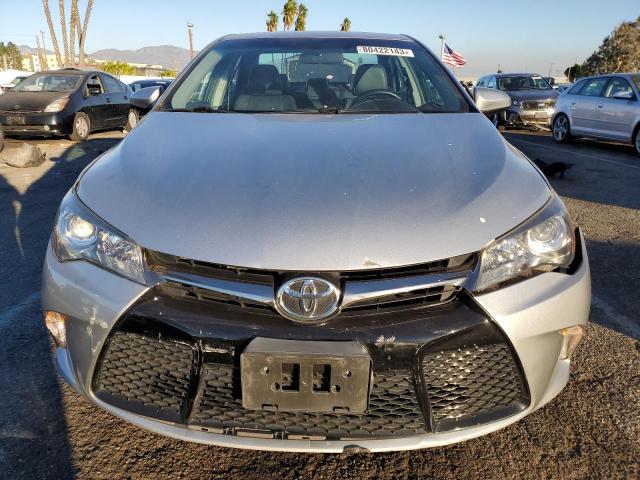 4T1BF1FK1FU946451 - 2015 TOYOTA CAMRY LE SILVER photo 5