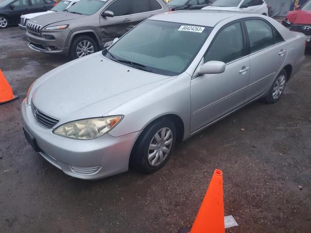 4T1BE32KX5U556533 - 2005 TOYOTA CAMRY LE SILVER photo 1