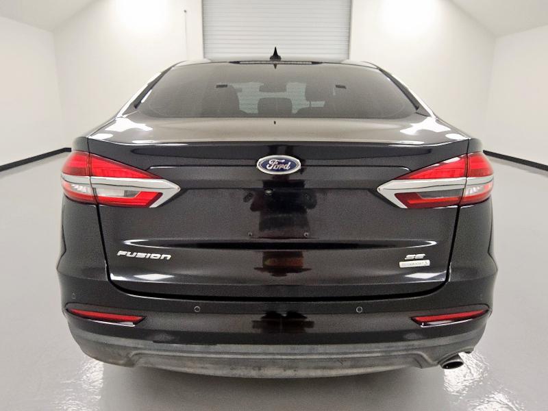 3FA6P0HD3KR203860 - 2019 FORD FUSION SE 黑色 照片 6