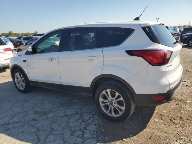 1FMCU0GDXKUB11317 - 2019 FORD ESCAPE SE WHITE photo 2