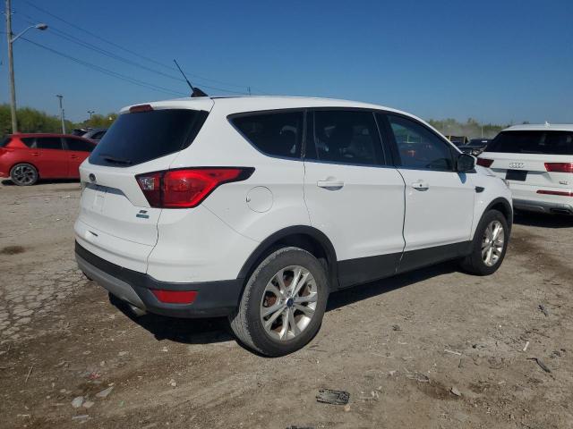 1FMCU0GDXKUB11317 - 2019 FORD ESCAPE SE WHITE photo 3