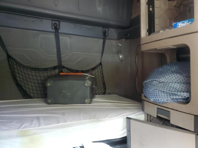 3AKJGLBG3ESFW0127 - 2014 FREIGHTLINER CASCADIA 1 WHITE photo 6