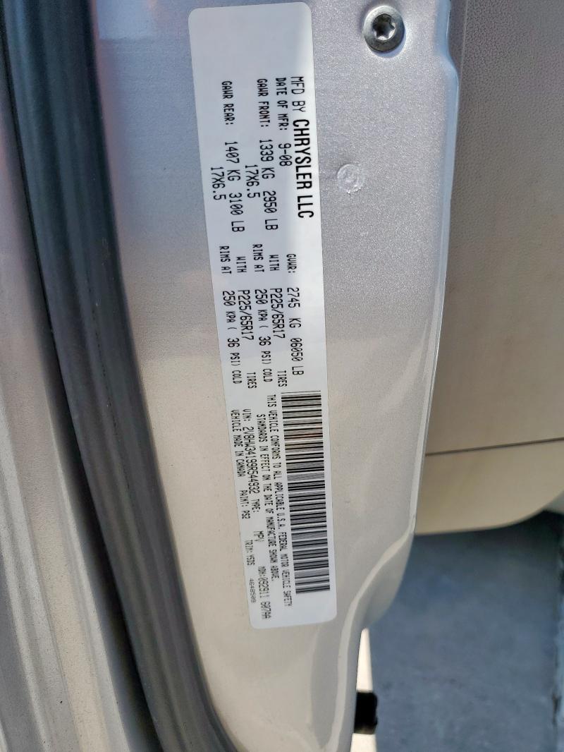 2V8HW34199R544932 - 2009 VOLKSWAGEN ROUTAN SE SILVER photo 13