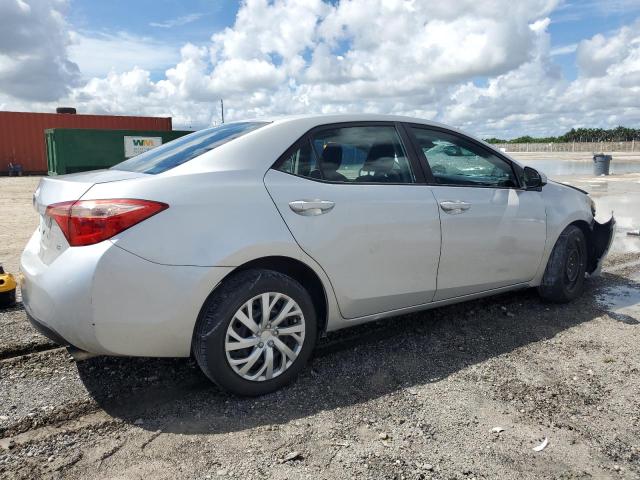 2T1BURHE6JC102041 - 2018 TOYOTA COROLLA L Gümüş foto 3