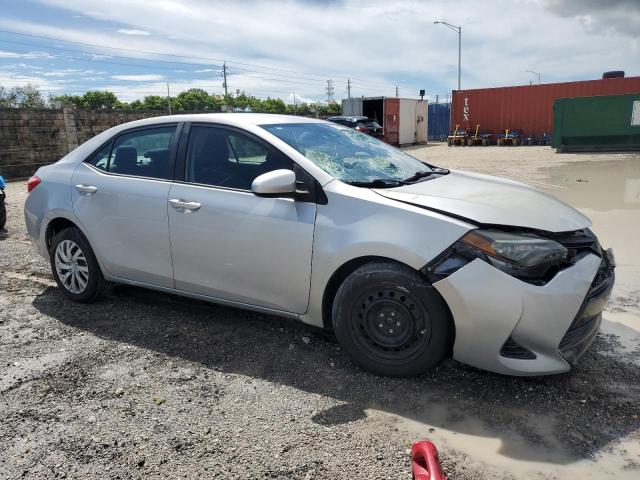 2T1BURHE6JC102041 - 2018 TOYOTA COROLLA L Gümüş foto 4