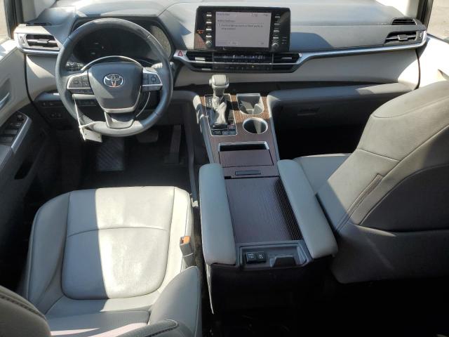 5TDYRKEC1MS046429 - 2021 TOYOTA SIENNA XLE WHITE photo 8