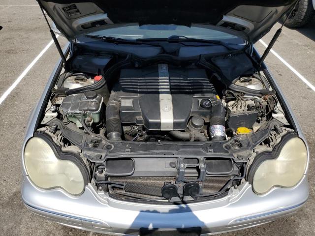 WDBRF61J41F099449 - 2001 MERCEDES-BENZ C 240 银色 照片 11