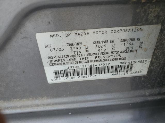 JM1BK12F861407917 - 2006 MAZDA 3 I GRAY photo 12