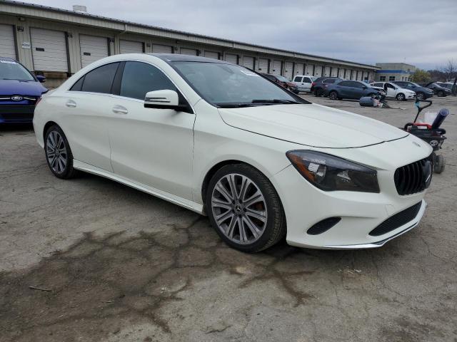 WDDSJ4EB4JN592357 - 2018 MERCEDES-BENZ CLA 250 白色 照片 4
