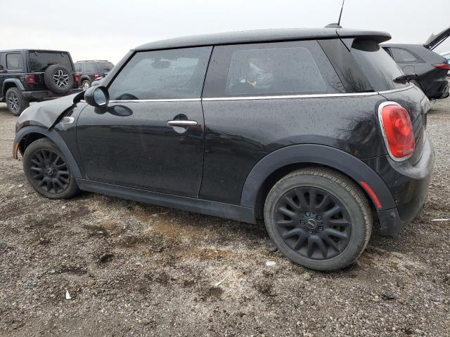 WMWXP5C56J2G61987 - 2018 MINI COOPER BLACK photo 2