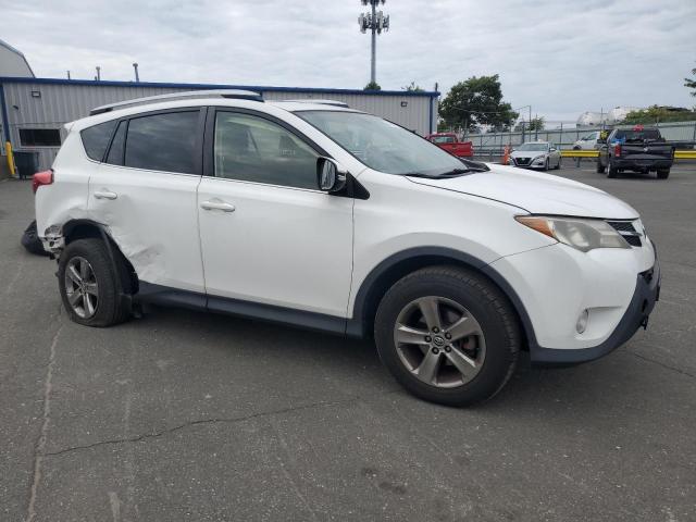 JTMRFREV6FD171433 - 2015 TOYOTA RAV4 XLE 白色 照片 4