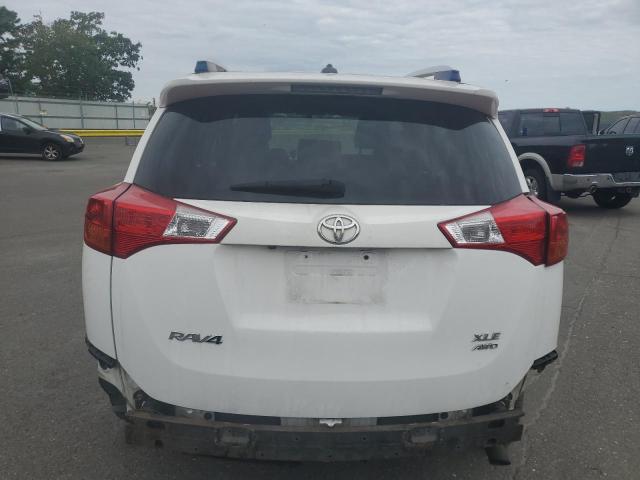 JTMRFREV6FD171433 - 2015 TOYOTA RAV4 XLE 白色 照片 6