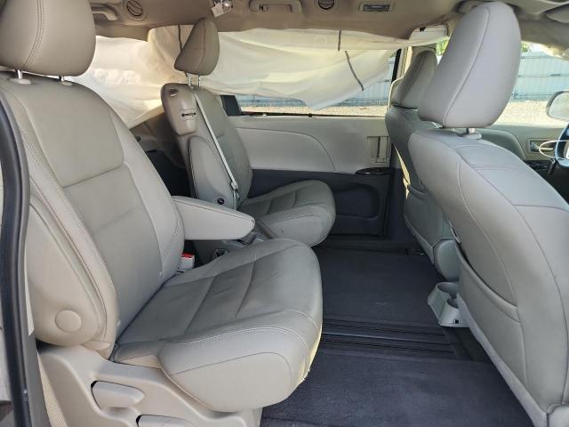 5TDYK3DC5FS571752 - 2015 TOYOTA SIENNA XLE WHITE photo 11