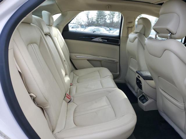 3LN6L2JK0FR600096 - 2015 LINCOLN MKZ WHITE photo 10