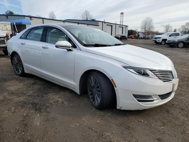 3LN6L2JK0FR600096 - 2015 LINCOLN MKZ WHITE photo 4