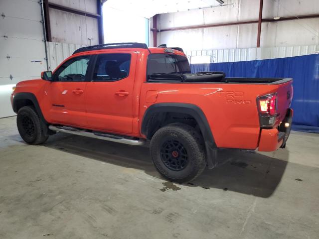 3TYCZ5AN7PT157966 - 2023 TOYOTA TACOMA DOUBLE CAB ORANGE photo 2
